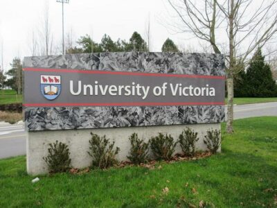 Trường University of Victoria (Canada)